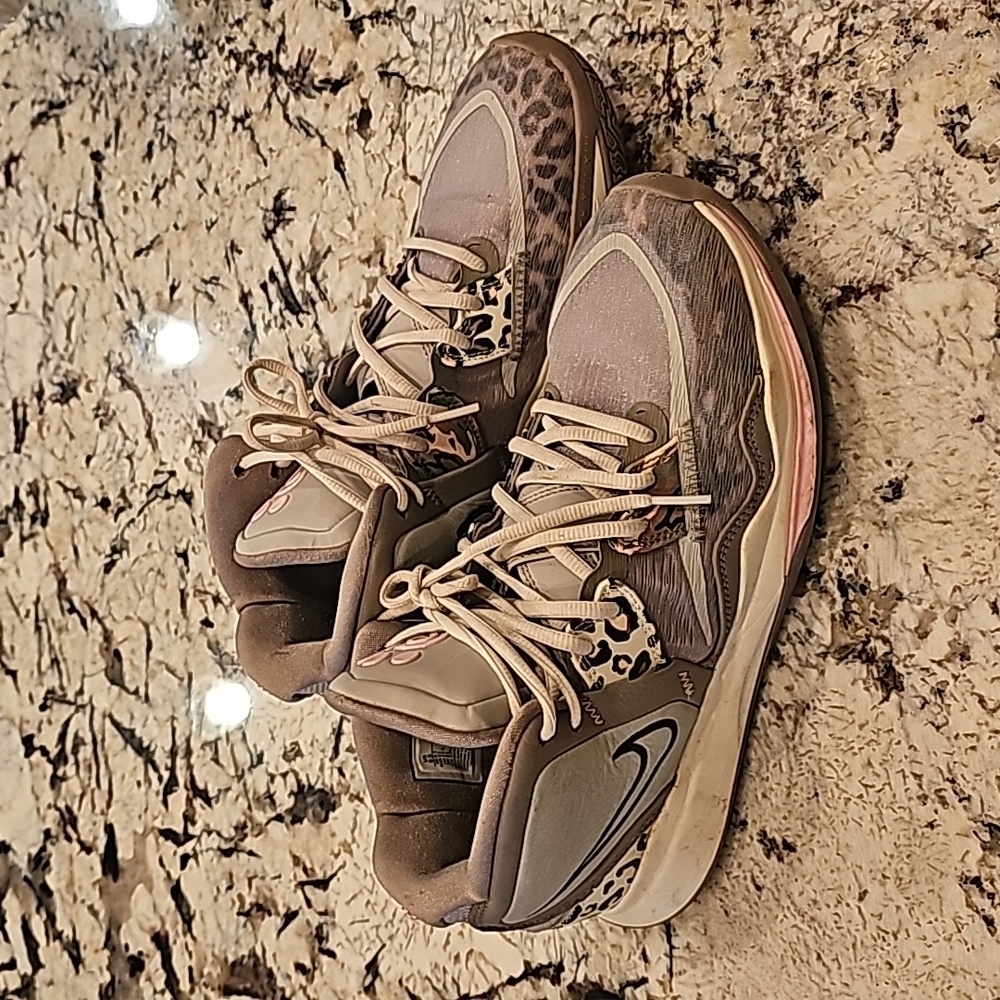 GUC Kyrie Infinity Basketball Shoes 9.5